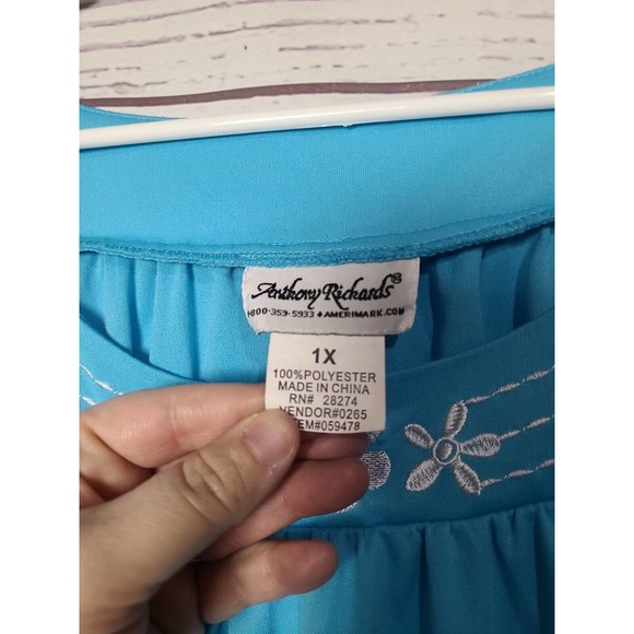 VTG Anthony Richards Blue Embroidered Floral Short Sleeve Nightgown Womans 1X - Picture 5 of 5